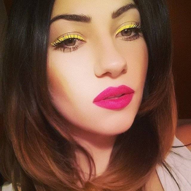 https://image.sistacafe.com/images/uploads/content_image/image/44326/1444370210-Colored-Eyeliner-Ideas.jpg