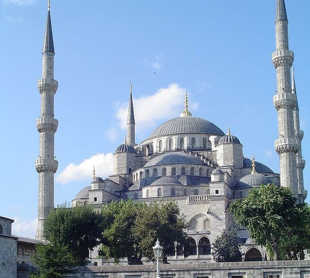 1505738950 800px sultan ahmed mosque