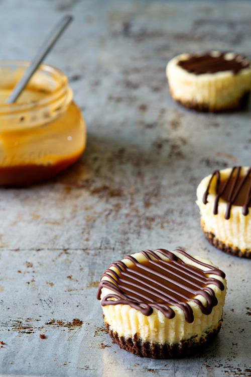 1444382667 saltedcaramelcheesecakerecipes