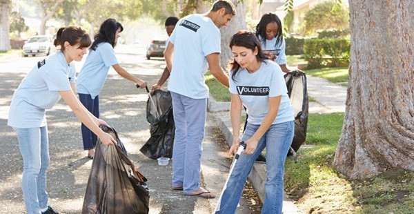 1506088915 volunteering jobs 600x310