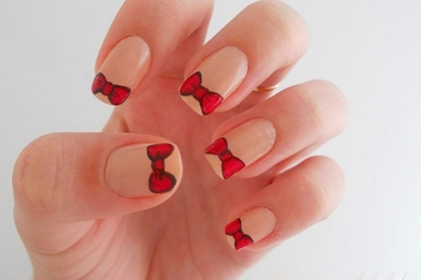 https://image.sistacafe.com/images/uploads/content_image/image/44938/1444500354-Red-and-Nude-Bow-Nails.png