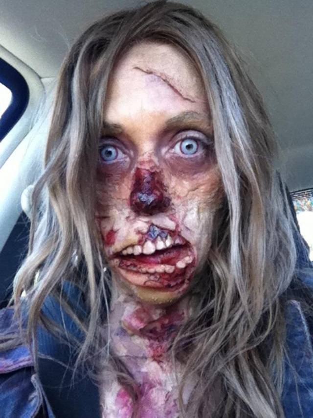 1444621700 1 zombie makeup