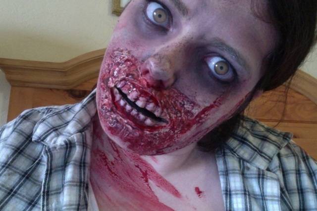 1444621715 2 zombie makeup