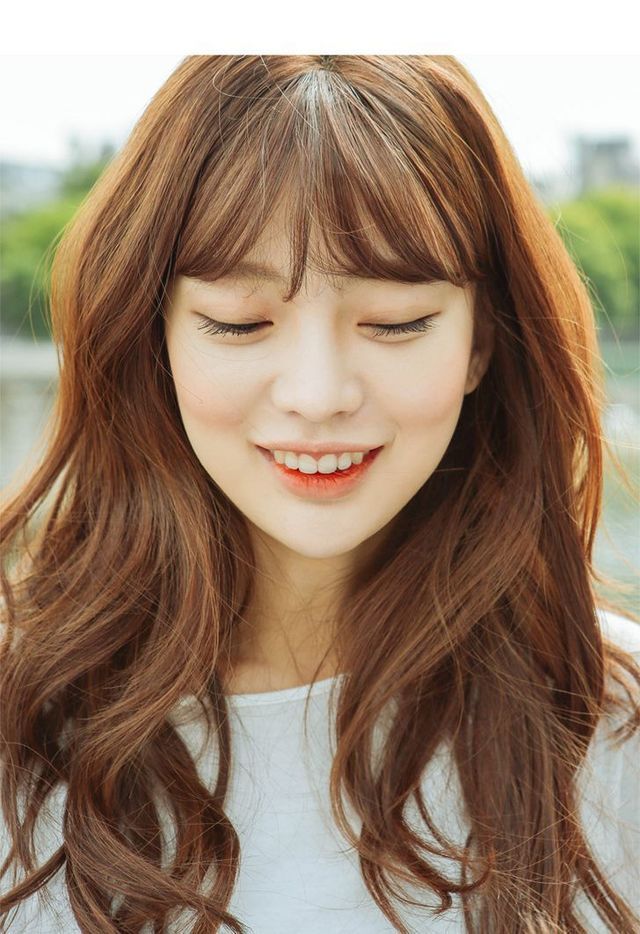 1506852021 ff32b6abfe3302a5baded706bf1fa507 korean hairstyle medium bangs korean bangs