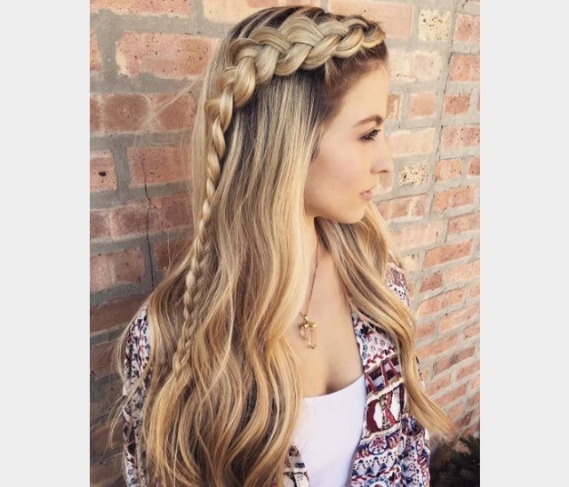 1506858100 catalogue de coiffure pour femme longue coiffure side braid