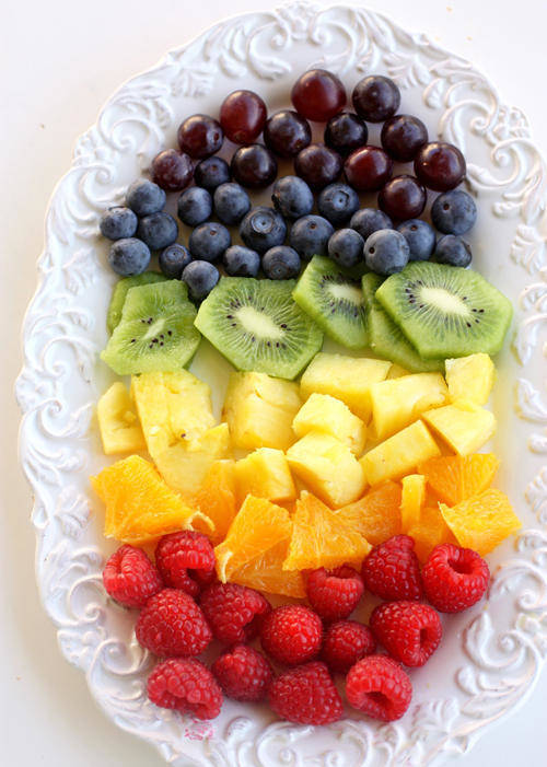 https://image.sistacafe.com/images/uploads/content_image/image/46328/1444795847-2011-03-15-double-rainbow-pancakes-fruit-platter-500.jpg