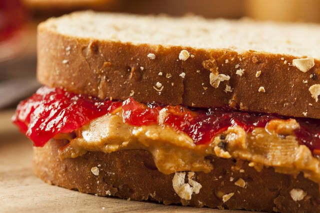 https://image.sistacafe.com/images/uploads/content_image/image/46479/1444809437-peanut-butter-and-jelly.jpg