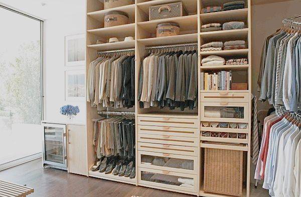 https://image.sistacafe.com/images/uploads/content_image/image/46551/1444816365-Fancy-master-closet-design.jpg