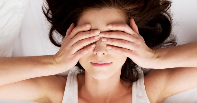 1509439904 eye discharge 1200x630