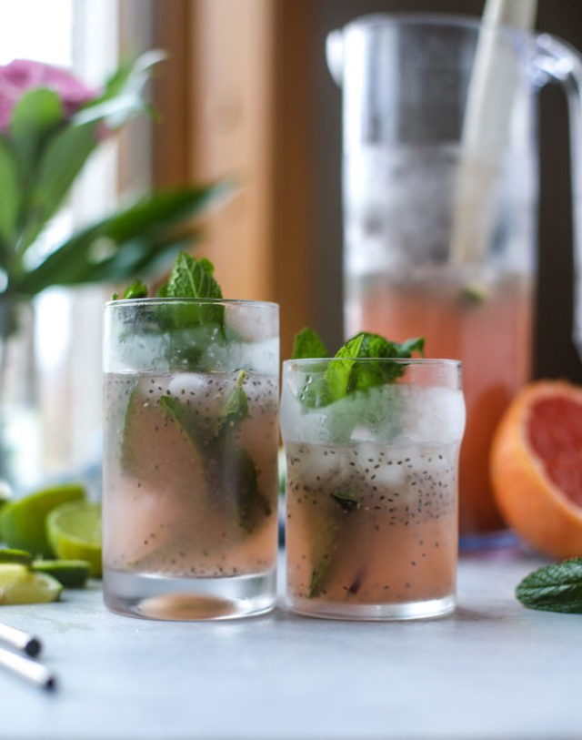 1509677010 grapefruit chia refresher i howsweeteats.com 4 660x838