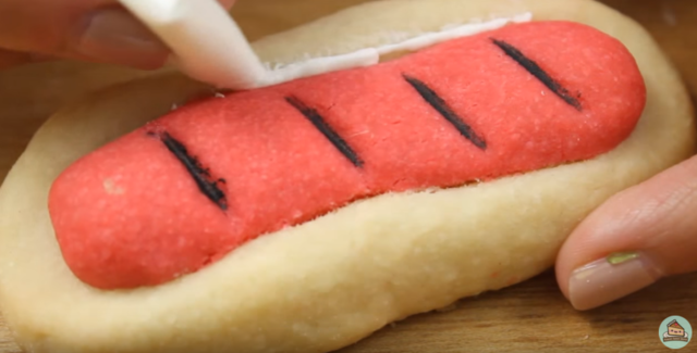 https://image.sistacafe.com/images/uploads/content_image/image/47950/1445224125-sistacafe_food_hotdog_cookies_24.png