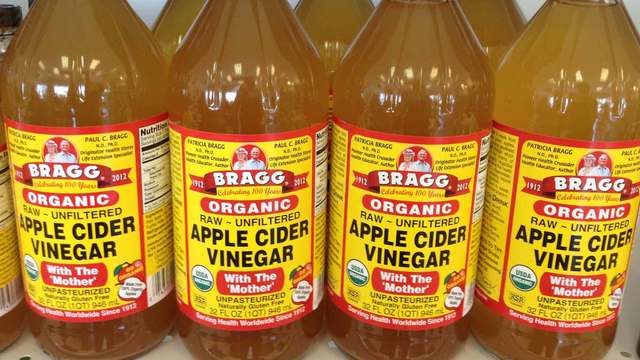 1510049553 bragg organic raw unfiltered apple cider vinegar glass jar