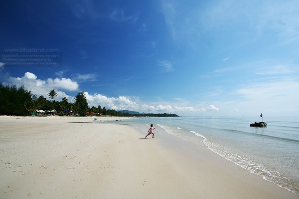 1510573190 thung wua laen beach chumphon02