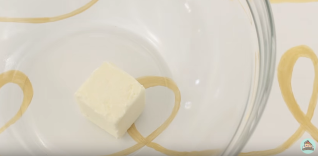 https://image.sistacafe.com/images/uploads/content_image/image/48672/1445393322-sistacafe_hellokitty_redvelvet_cake_6.png