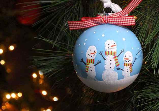 1510722111 simple diy fingerprint snowman ornament via plaid online