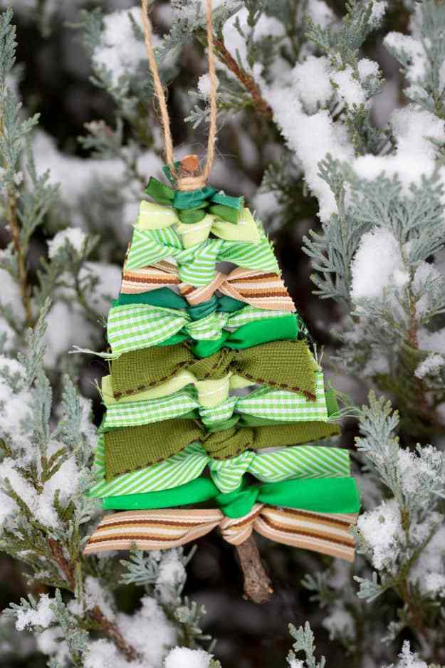 1510722199 scrap ribbon tree diy ornament via fireflies and mud pies