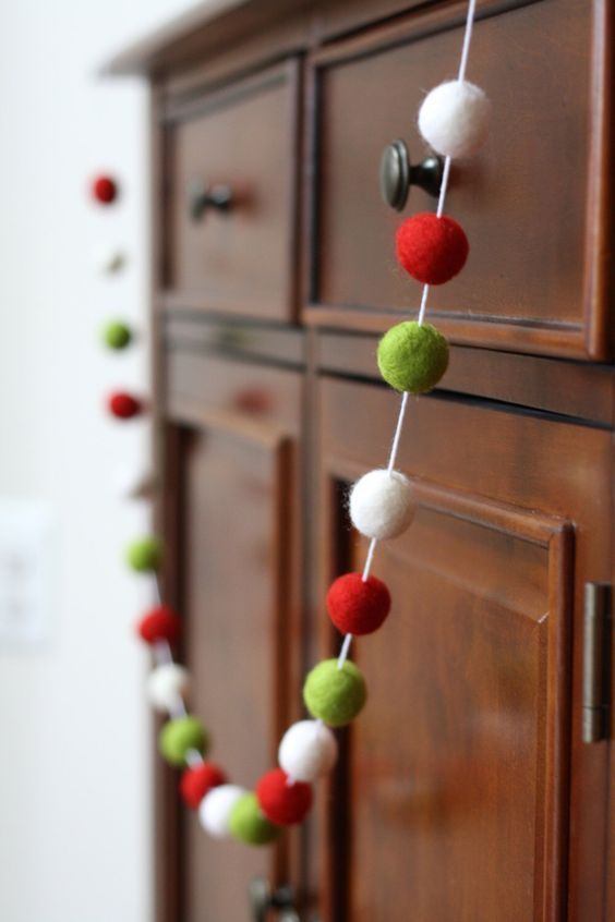 1510722400 modern christmas felt ball garland