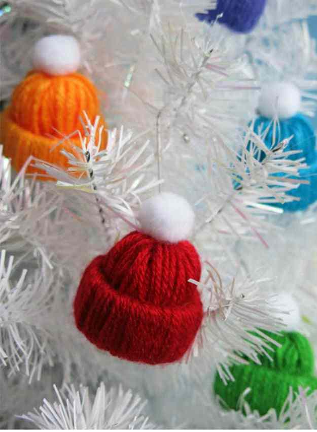 1510722419 miniature winter yarn hat via left on peninsula road