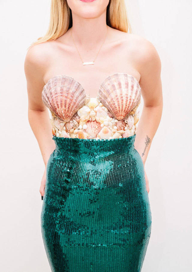 https://image.sistacafe.com/images/uploads/content_image/image/48984/1445475114-CelebCostumesLCMermaid.jpg
