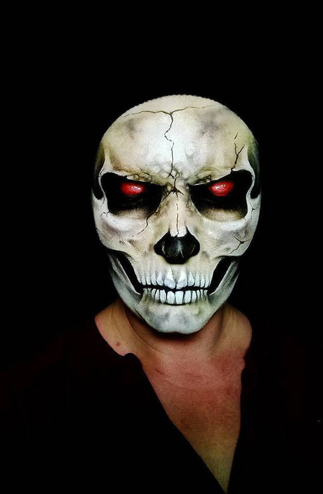 https://image.sistacafe.com/images/uploads/content_image/image/49047/1445483247-Creepy-Halloween-Makeup-By-Nikki-Shelley12__700.jpg