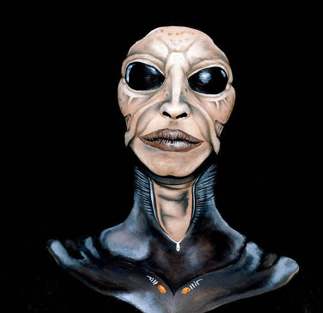 https://image.sistacafe.com/images/uploads/content_image/image/49049/1445483325-Creepy-Halloween-Makeup-By-Nikki-Shelley4__700.jpg
