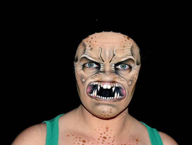 https://image.sistacafe.com/images/uploads/content_image/image/49065/1445483693-Creepy-Halloween-Makeup-By-Nikki-Shelley5__700.jpg