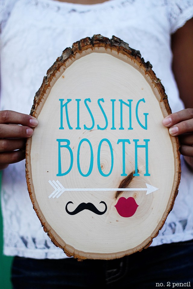 1511252807 rustic kissing booth sign