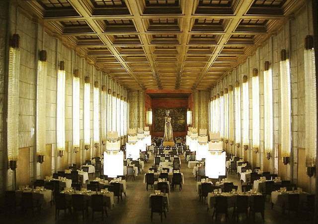 1445501286 realistic miniature rooms museum cinema dan ohlman france 4