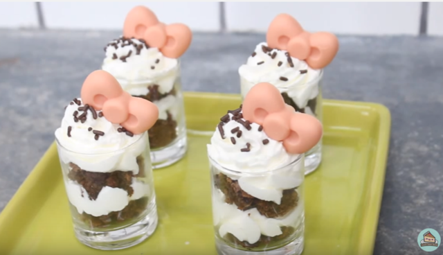 https://image.sistacafe.com/images/uploads/content_image/image/49454/1445505828-sistacafe_food_hellokitty_brownie_parfait_1.png
