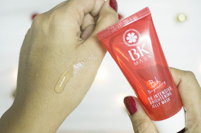 1511600260 bk intensive brightening jelly mask use1