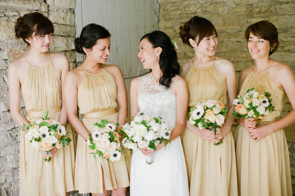https://image.sistacafe.com/images/uploads/content_image/image/49877/1445627477-Light-Gold-Halter-Style-Bridesmaids-Dresses-600x398.jpg