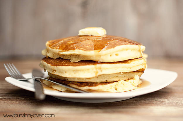 https://image.sistacafe.com/images/uploads/content_image/image/49905/1445661089-classic-simple-pancake-recipe.jpg