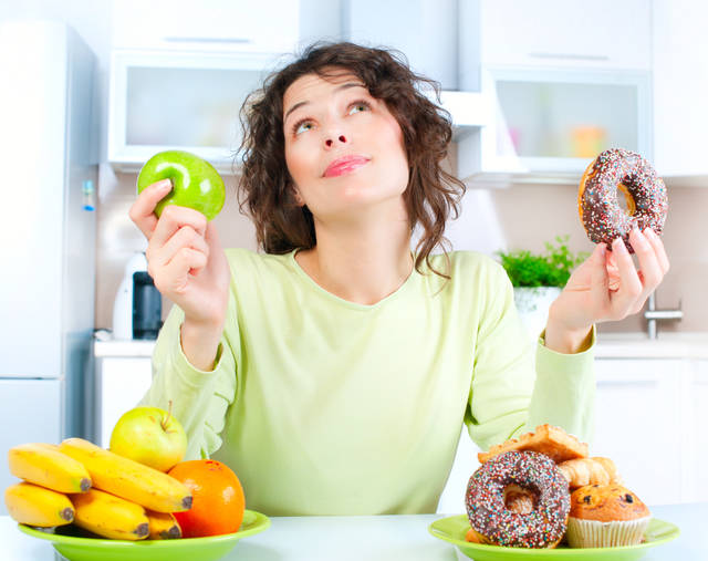 https://image.sistacafe.com/images/uploads/content_image/image/50072/1445783488-Diet_Girl_Choice1.jpg