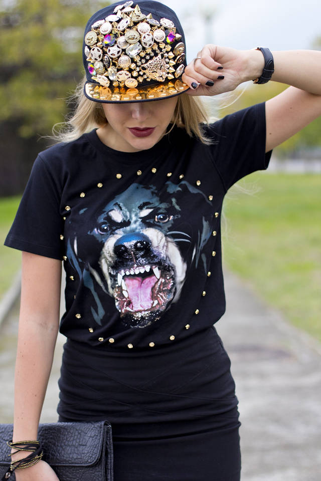 https://image.sistacafe.com/images/uploads/content_image/image/50302/1445838498-cablook-fashion-blog-darya-kamalova-choies-hat-dog-t-shirt-black-skirt-street-style-lulus-clutch-zara-leather-jacket_-64.jpg