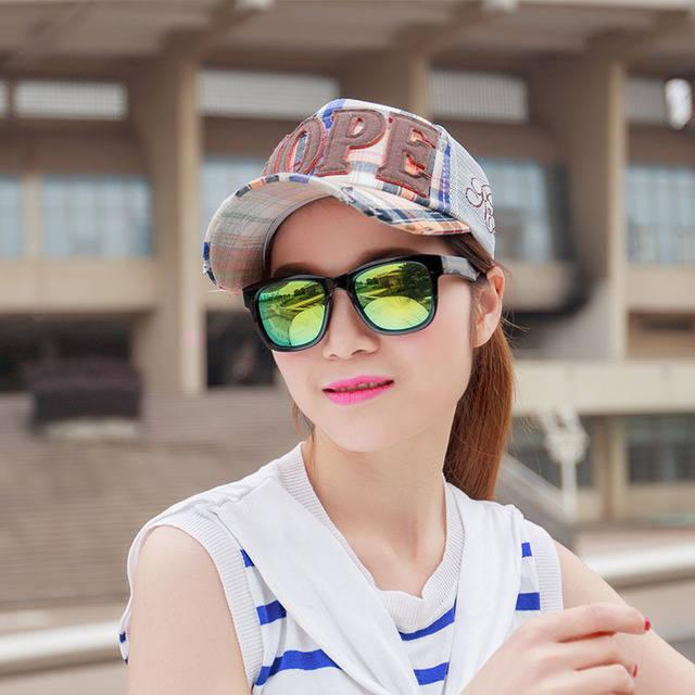 https://image.sistacafe.com/images/uploads/content_image/image/50313/1445839180-2015-Ladies-Spring-Summer-Hip-Pop-Street-Fashion-Gauze-Cotton-Cap-Korean-Letters-Printing-Baseball-Cap.jpg