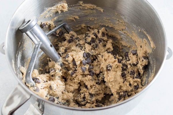 1512475641 2017 06 13 chocolatechipcookies 9 600x400