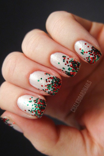 1512625357 1479157511 glitter dipped christmas nail art 1