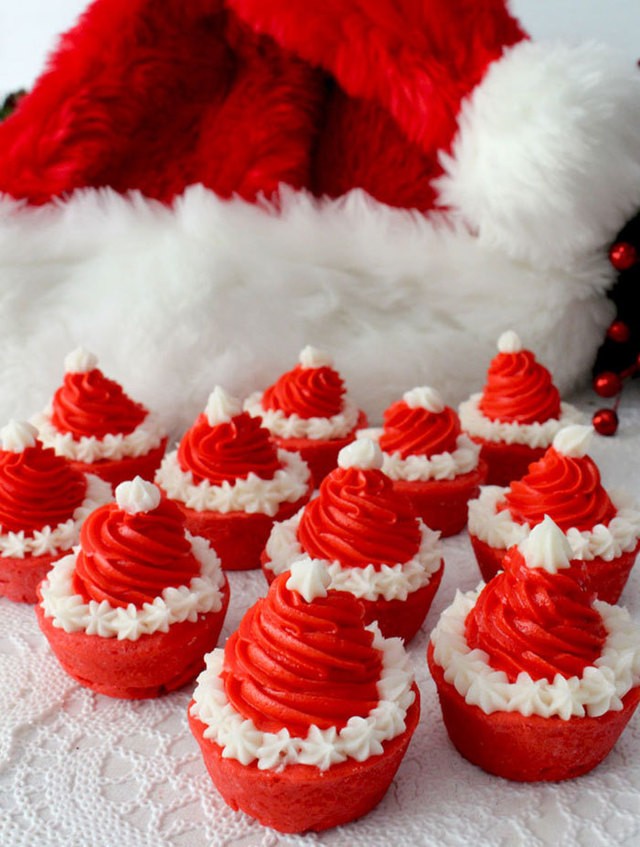 1513154078 creative holiday cupcake recipes 240 5a2e49f127af9  700