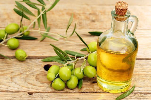 1513392012 olive oil 1