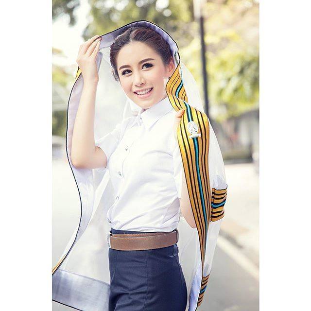แบบทรงผมรับปริญญา ทรงผมสวยๆของดารา ฟาง ธนันต์ธรญ์