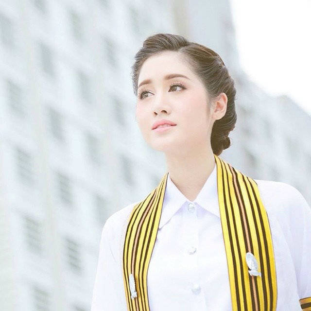 แบบทรงผมรับปริญญา ทรงผมสวยๆของดารา พิมมี่ พิมประภา