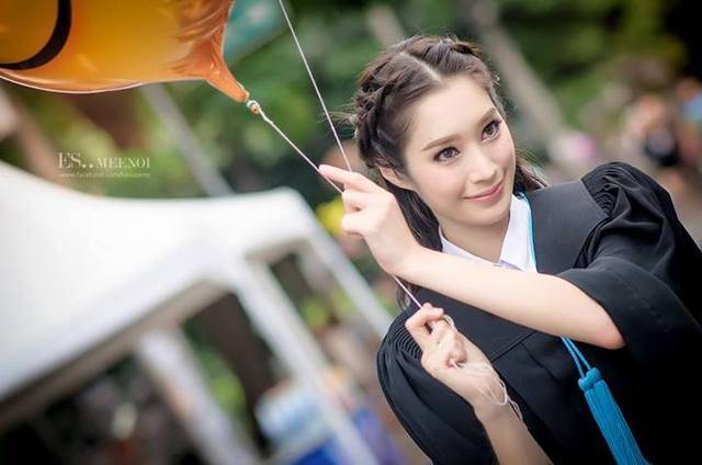 แบบทรงผมรับปริญญา ทรงผมสวยๆของดารา ฉัตร ปริยฉัตร