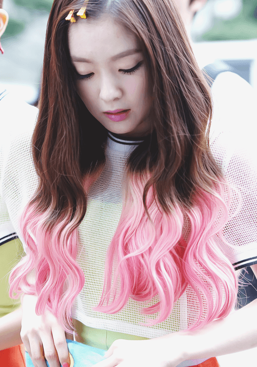 1513674971 korea korean kpop idol girl group band red velvet irenes two tone hair happiness pink hair color hairstyles for girls kpopstuff curly