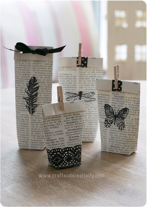 1514212547 old books gift bags