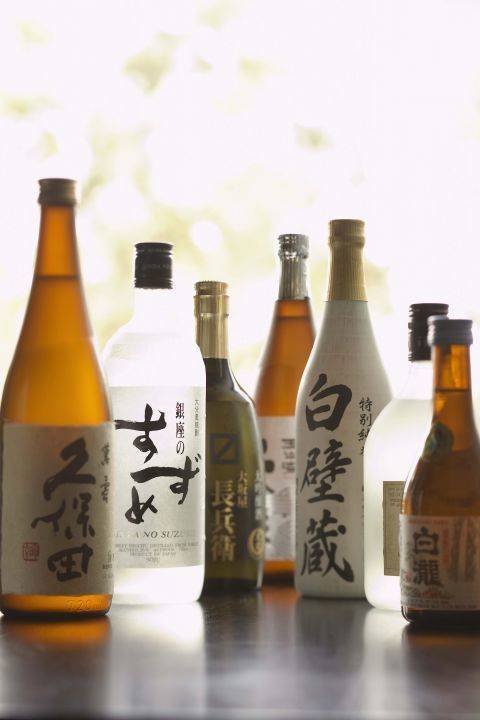 https://image.sistacafe.com/images/uploads/content_image/image/52577/1446445553-gallery-1446220712-sake-bottles-natural-beauty.jpg