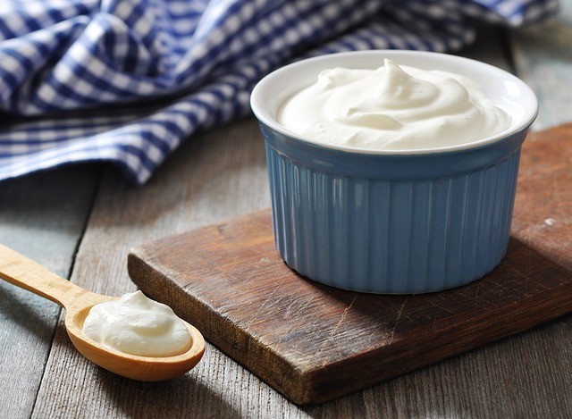 1515614054 greek yogurt should you be eating full fat yogurt
