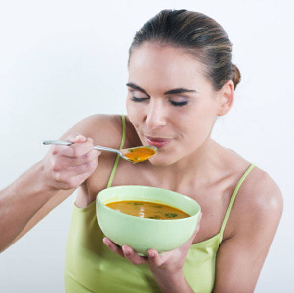 https://image.sistacafe.com/images/uploads/content_image/image/53445/1446613902-eating-soup.jpg