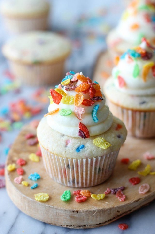 1516080649 fruity pebble cupcakes