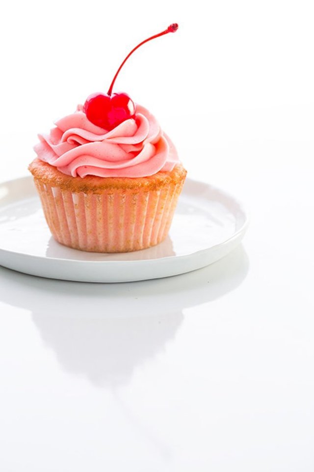 1516081113 cherry almond cupcakes
