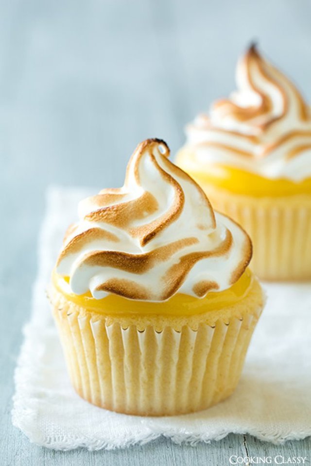 1516081602 lemon meringue cupcakes